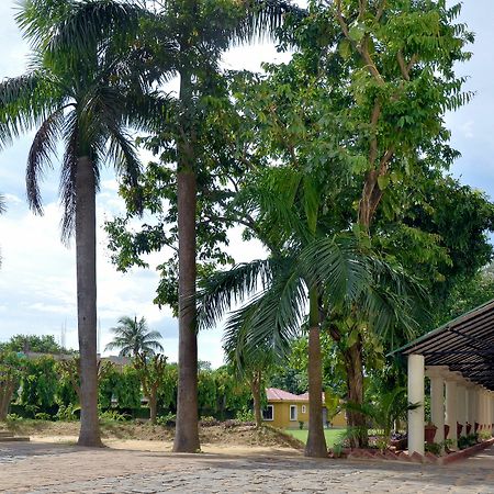 Regenta Camellia Resort And Spa Bolpur Exterior foto